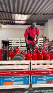 A BRIGGS é mais do que uma empresa de sistemas contra #incêndio 🔥🧯 É sinônimo de responsabilidade, excelência técnica e compromisso com a vida.

Cada projeto, manutenção ou adequação é tratado com seriedade absoluta, porque entendemos que segurança não é detalhe — é obrigação. Atuamos com foco total em conformidade com as normas do CBMERJ, desempenho real dos sistemas e tranquilidade para quem responde legalmente pela edificação.

Nossa equipe é formada por profissionais qualificados, processos bem definidos e uma visão clara: prevenir riscos antes que eles se tornem problemas. Falamos a língua do Corpo de Bombeiros, do síndico, do gestor e do empresário, conectando todos com soluções eficientes, transparentes e seguras.

Na BRIGGS, não entregamos apenas equipamentos instalados.
Entregamos confiança, regularização e a certeza de que, quando mais importa, o sistema vai funcionar.

BRIGGS. Segurança que protege, técnica que resolve.