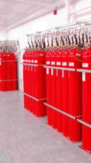 Você sabe como funcionam os gases inertes no combate a #incêndio? 👇 Diferente da água, eles atuam de forma inteligente: reduzem o oxigênio do ambiente até um nível que impede a combustão — sem danificar equipamentos e sem deixar resíduos.

Por isso, são ideais para locais sensíveis como:
💻 Data centers
⚡ Salas elétricas
📡 Ambientes com equipamentos de alto valor

✔️ Combate rápido e eficiente
✔️ Não conduz eletricidade
✔️ Não causa danos aos ativos

Mas atenção: para funcionar corretamente, o sistema precisa estar bem projetado, instalado e em dia com a manutenção.

A BRIGGS desenvolve e mantém sistemas de combate por gases inertes com total conformidade técnica e segurança 🔥

Fale com a gente:
📞(21) 2501-6529 (whatsapp e ligação)
✉️comercial@briggsfire.com.br