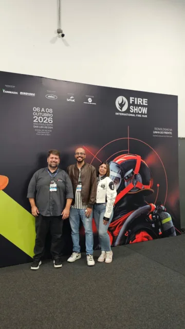 A BRIGGS marcou presença na feira @fireshowbrasil 🔥 Nossa equipe esteve em São Paulo para acompanhar de perto as novidades, tecnologias e tendências do mercado de prevenção e combate a #incêndio.

Participar de eventos como esse é uma oportunidade de ampliar conhecimentos, trocar experiências com profissionais do setor e conhecer soluções inovadoras que contribuem para a evolução da segurança contra incêndio.

👩‍🚒👨‍🚒 Na BRIGGS, acreditamos que a busca por conhecimento e atualização constante é fundamental para oferecer soluções cada vez mais eficientes aos nossos clientes.